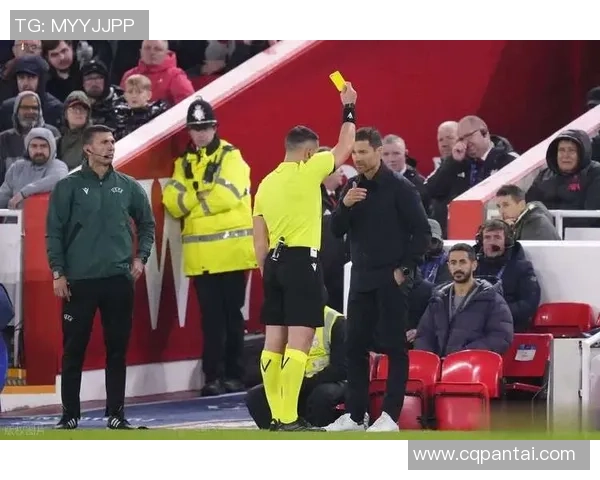 英超赛场惊现冷门巴黎圣日耳曼3-0战胜拜仁红牌事件引发热议