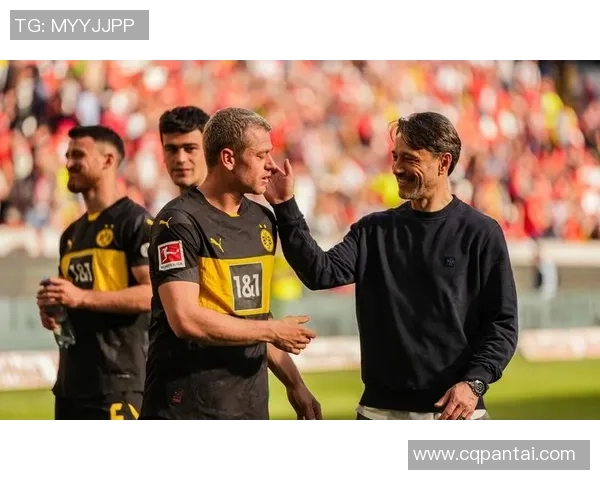 意甲赛场巴萨大胜多特蒙德争议判罚引发全场热议与激烈反响