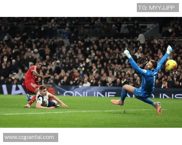 热刺逆袭利物浦3-0获胜补时进球点燃全场激情瞬间