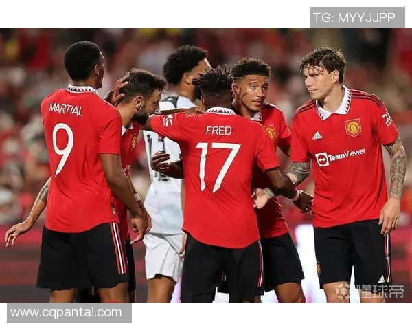 意甲激战：里昂与曼联战成平局引发全场惊呼数据分析揭示精彩瞬间