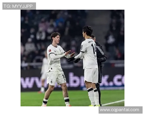 德甲热刺狂胜里昂五球大捷补时争议进球引发全场沸腾 德甲热刺狂胜里昂五球大捷补时争议进球引发全场沸腾