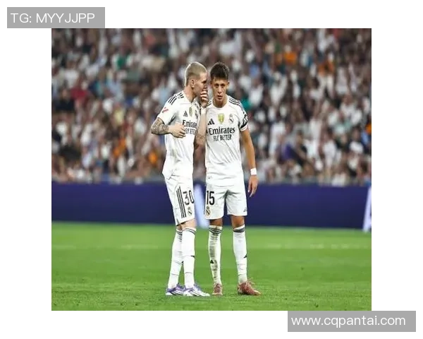 世界杯精彩对决本菲卡与多特蒙德激战成平局集锦回顾