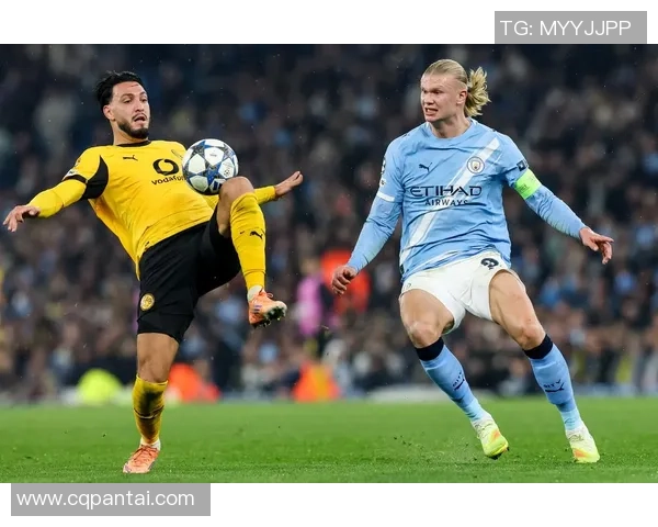 国王杯激战:多特蒙德与曼城2-2平神扑引发争议判罚热议 国王杯激战:多特蒙德与曼城2-2平神扑引发争议判罚热议